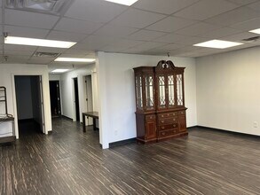 2207-2227 Plantside Dr, Louisville, KY for lease Interior Photo- Image 1 of 18
