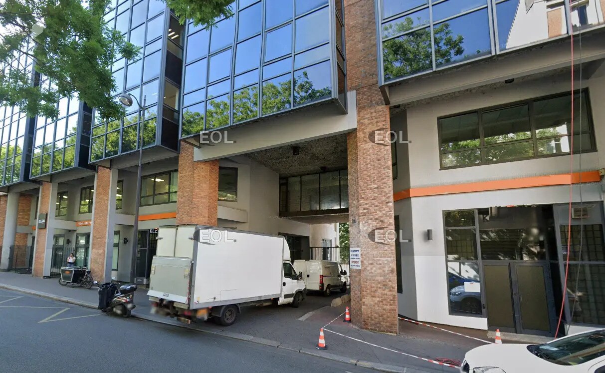 Flex in Paris for lease Building Photo- Image 1 of 8