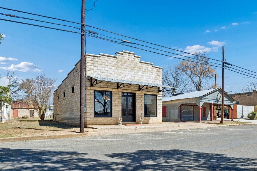 606 High St, Comfort, TX à vendre - Photo du bâtiment - Image 3 de 16