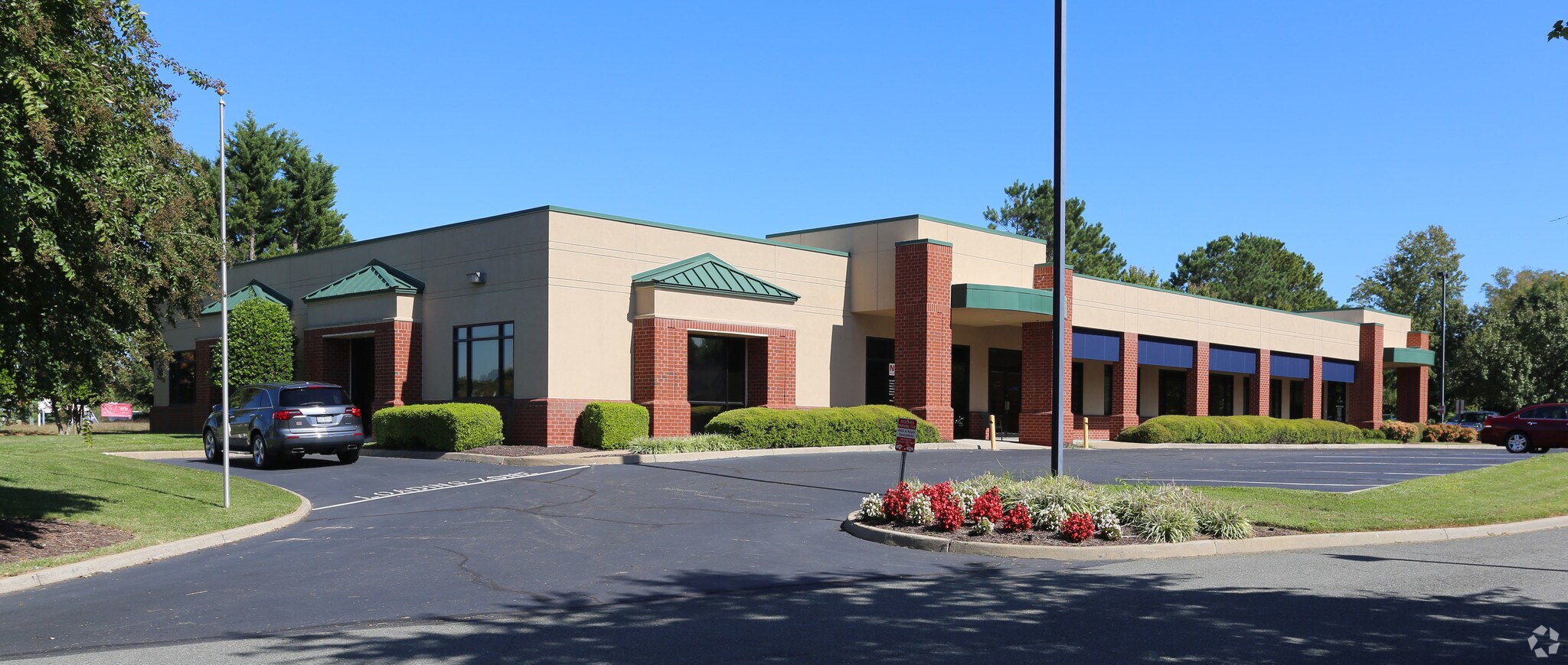 8400 Northrun Medical Dr, Mechanicsville, VA for lease Building Photo- Image 1 of 8