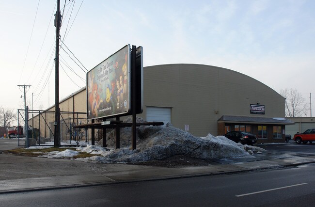 More details for 2555 Dorr St, Toledo, OH - Industrial for Sale
