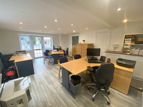 1-1B Newbury Ln, Silsoe for lease Interior Photo- Image 2 of 2