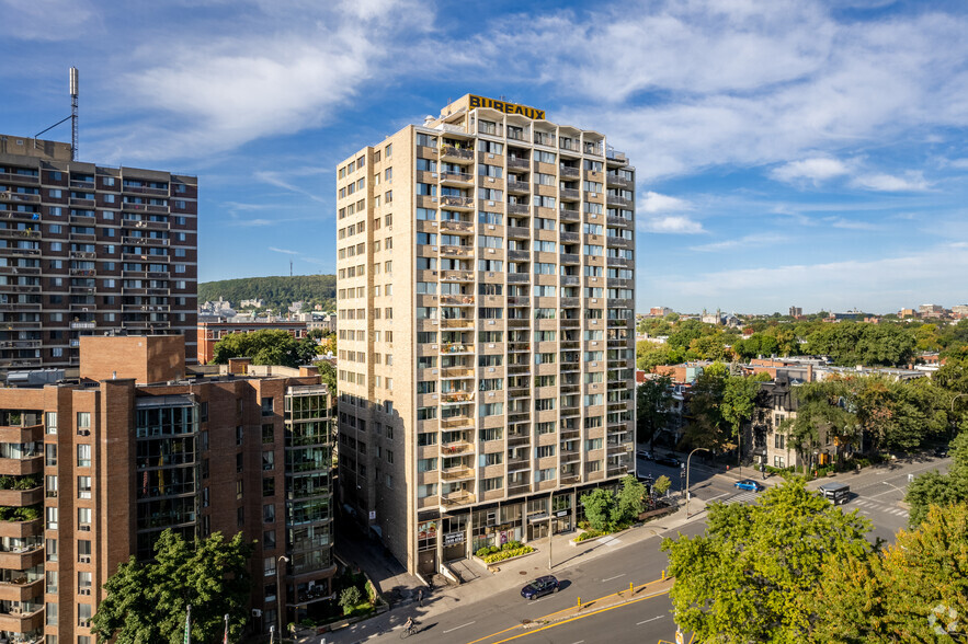 1010-1030 Rue Cherrier, Montréal, QC à louer - Photo principale - Image 1 de 3