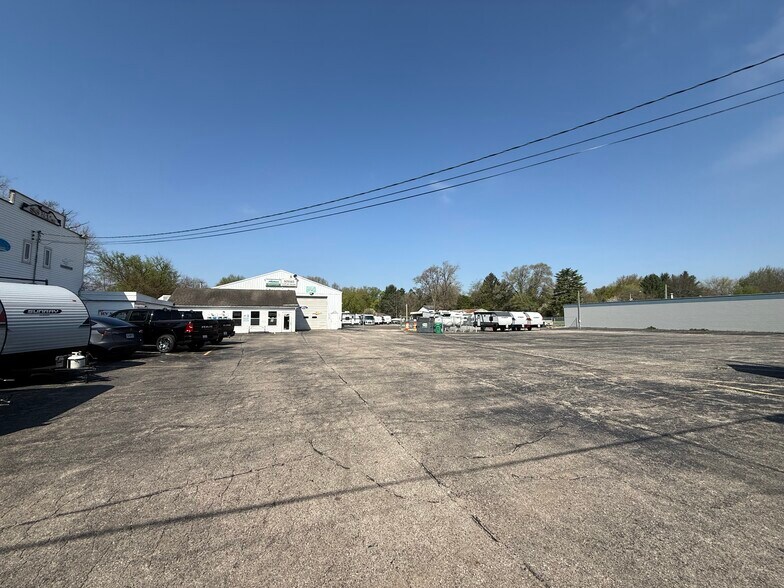 25514 N Il Route 83, Long Grove, IL à louer - Photo principale - Image 2 de 16