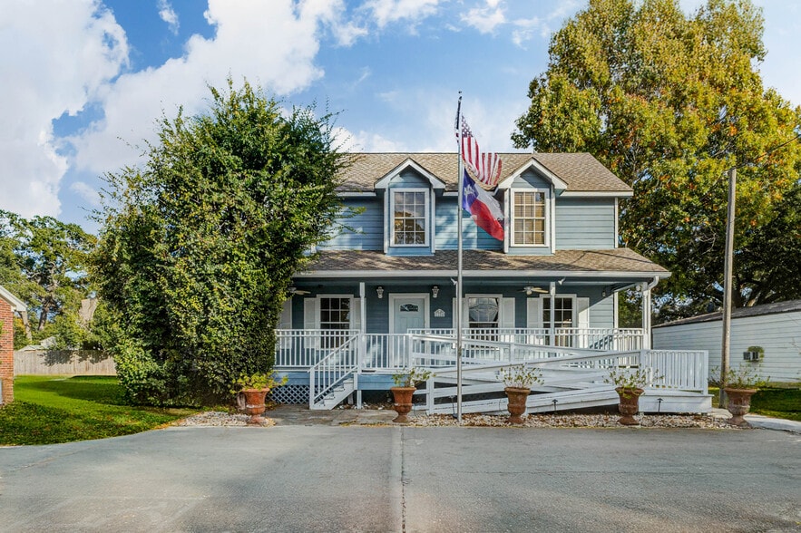 1324 Avenue D, Katy, TX for sale - Primary Photo - Image 1 of 43