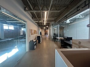 855 W Belmont Ave, Chicago, IL for lease Interior Photo- Image 2 of 8