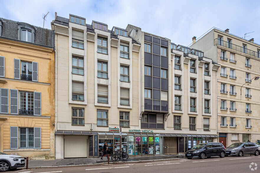 Bureau dans Versailles à louer - Photo du bâtiment - Image 2 de 2