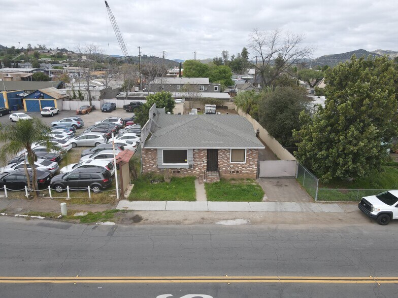 9820 Maine Ave, Lakeside, CA à louer - Photo du bâtiment - Image 3 de 7