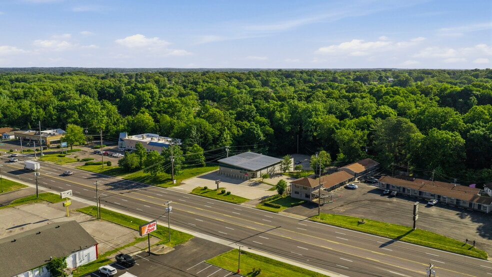1435 Fort Campbell Blvd, Clarksville, TN for sale - Building Photo - Image 2 of 25