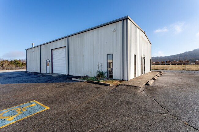 Plus de détails pour 333 Maddox-simpson Pky, Lebanon, TN - Industriel à louer