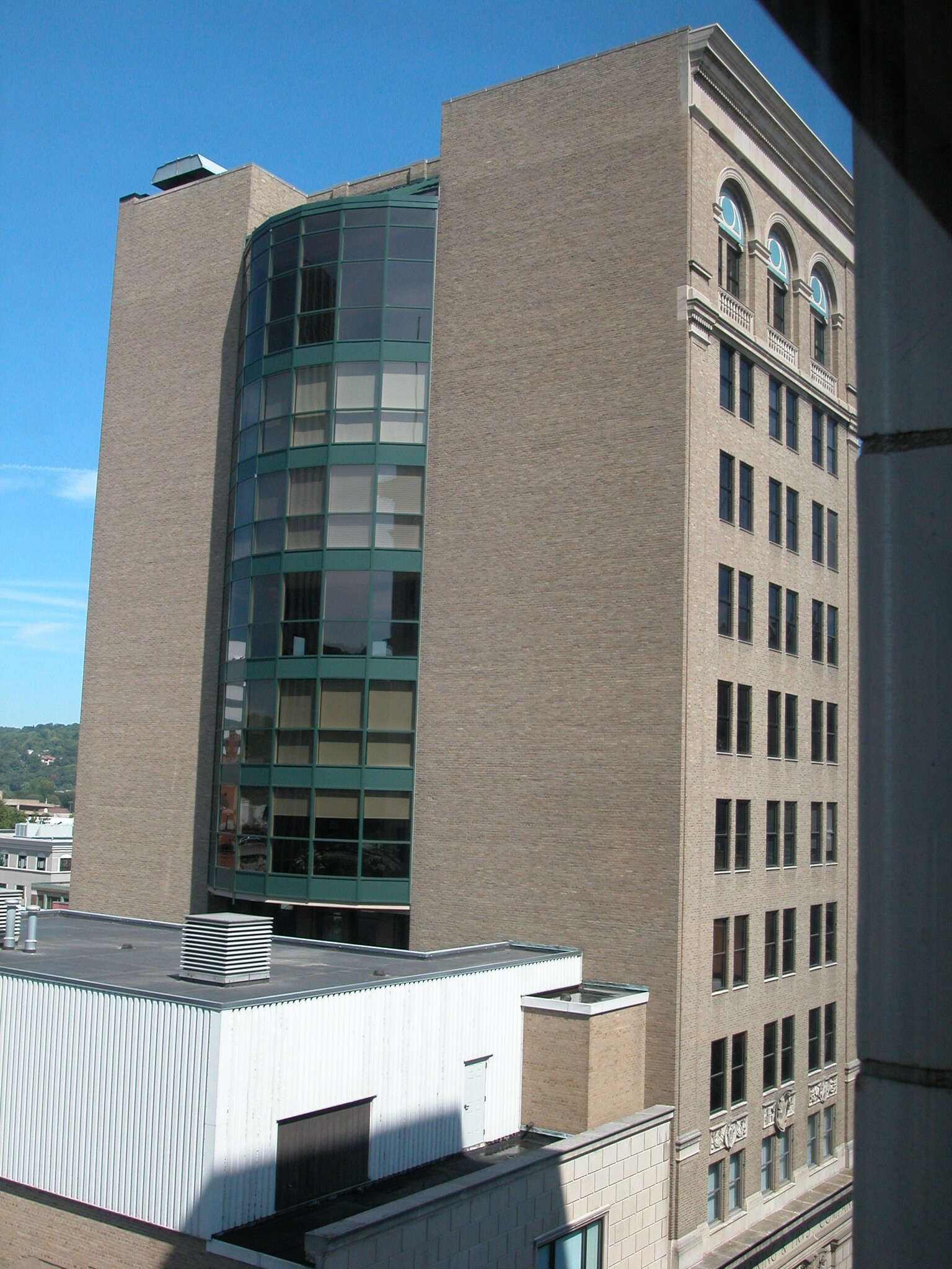 109 Capitol St, Charleston, WV à louer Photo du bâtiment- Image 1 de 4