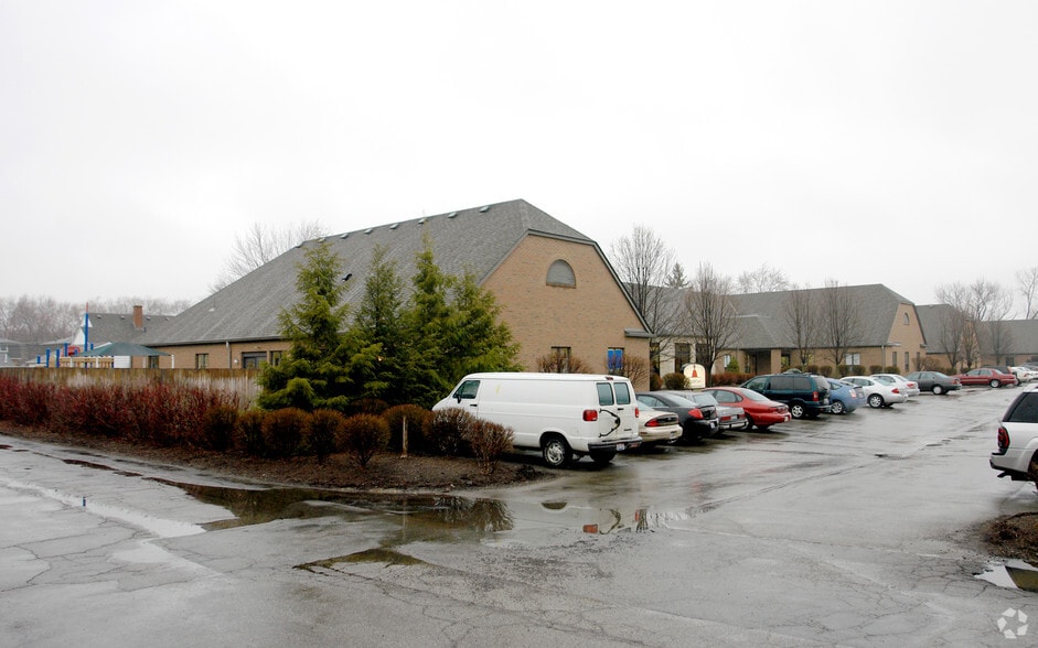 3885-3905 Berry Leaf Rd, Hilliard, OH à vendre - Photo du bâtiment - Image 3 de 3