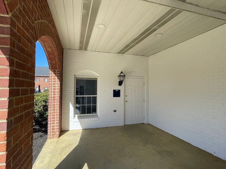 11355 Pembrooke Sq, Waldorf, MD à vendre - Photo du bâtiment - Image 3 de 6