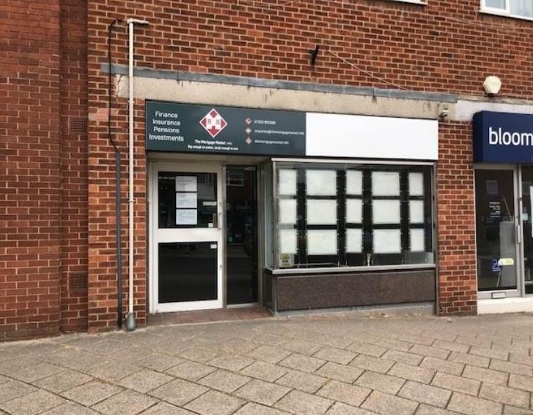 117-119 Victoria Rd, Ferndown à louer Photo principale- Image 1 de 2