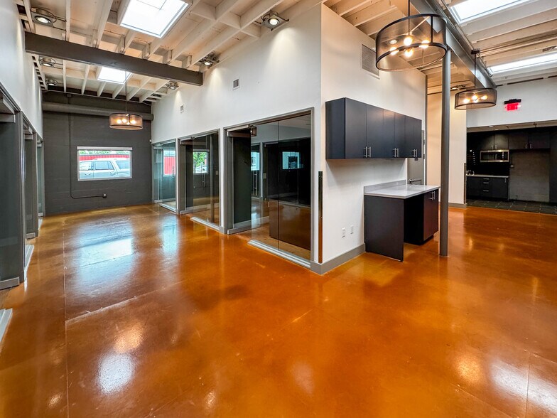 707 N West St, Raleigh, NC for lease - Interior Photo - Image 3 of 39