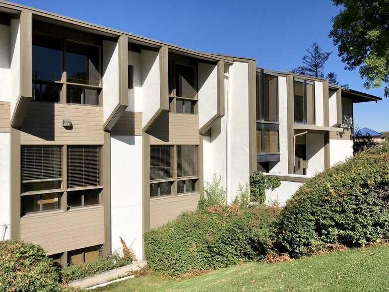 4578 S Highland Dr, Salt Lake City, UT for lease - Building Photo - Image 3 of 5