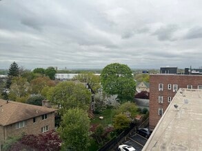 7 Broad Ave, Palisades Park, NJ for lease Interior Photo- Image 2 of 10