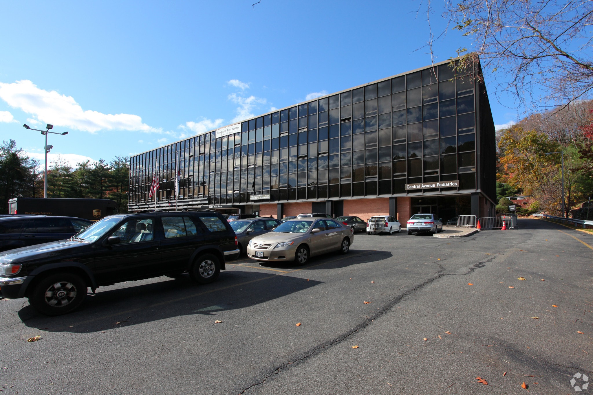 1075 Central Park Ave, Scarsdale, NY for lease Primary Photo- Image 1 of 2