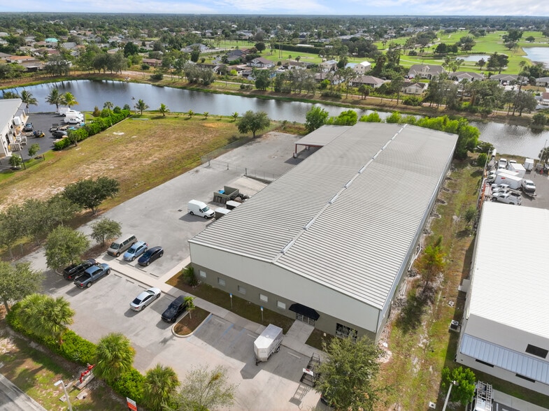 7899 Drew Cir, Fort Myers, FL for lease - Building Photo - Image 3 of 12
