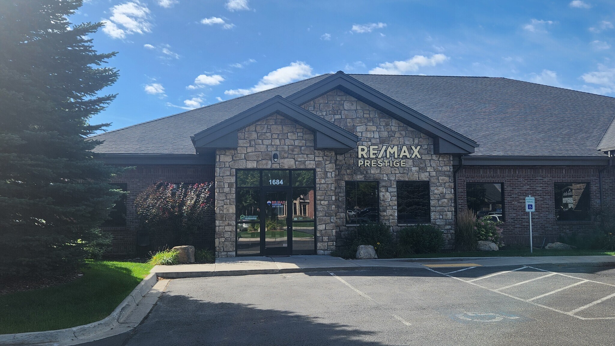 1684 Elk Creek Dr, Idaho Falls, ID for lease Building Photo- Image 1 of 16