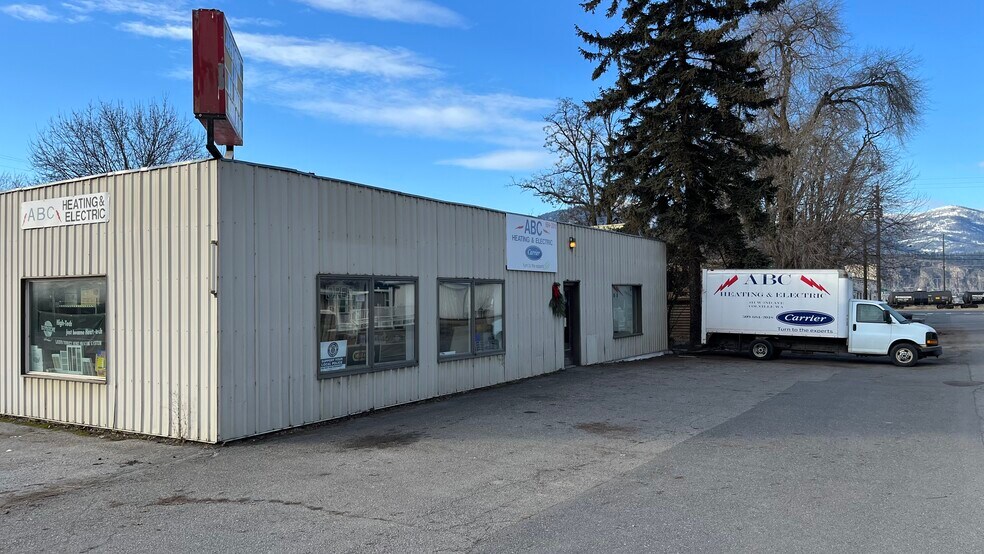 411 W 2nd Ave, Colville, WA à vendre - Photo du bâtiment - Image 2 de 6