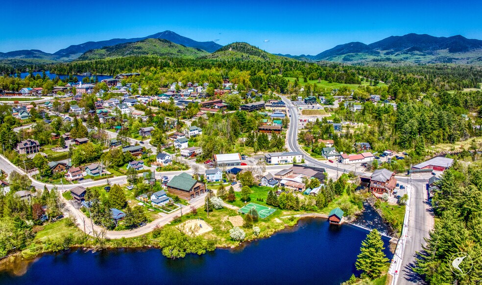 6137 Sentinel Rd, Lake Placid, NY à vendre - Photo du bâtiment - Image 2 de 5