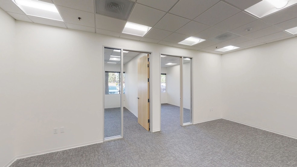 5500 Ming Ave, Bakersfield, CA for lease - Matterport 3D Scan - Image 3 of 38