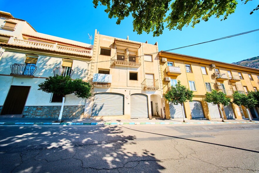 Calle Señor de la Expiración, 65, Lanjarón, Granada for sale - Building Photo - Image 1 of 38