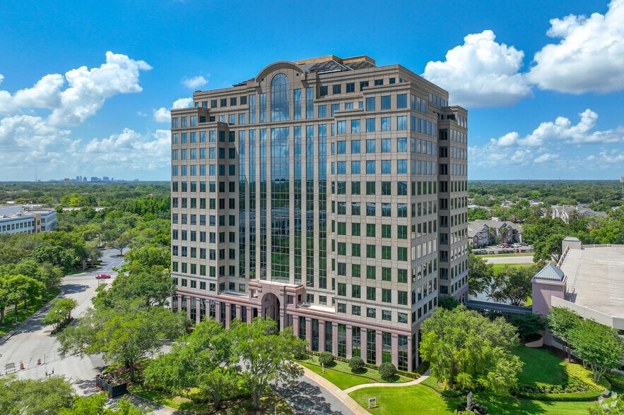 1900 Summit Tower Blvd, Orlando, FL à louer - Photo principale - Image 1 de 8