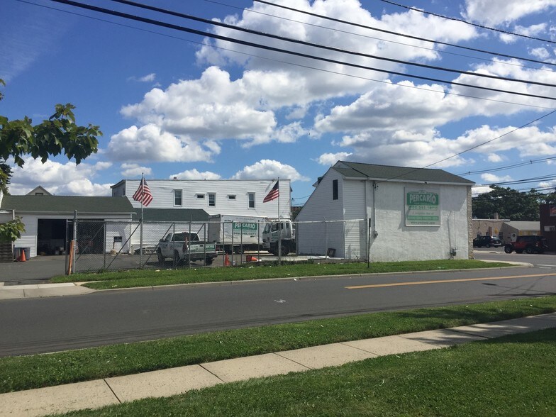 1251 Saint George Ave, Roselle, NJ à louer - Photo du bâtiment - Image 1 de 7