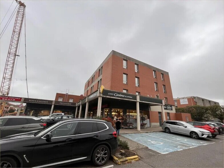 1 Place Auguste Albert, Toulouse à louer - Photo du bâtiment - Image 3 de 8