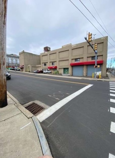 100-118 Congress St, Bridgeport, CT for sale - Building Photo - Image 3 of 9