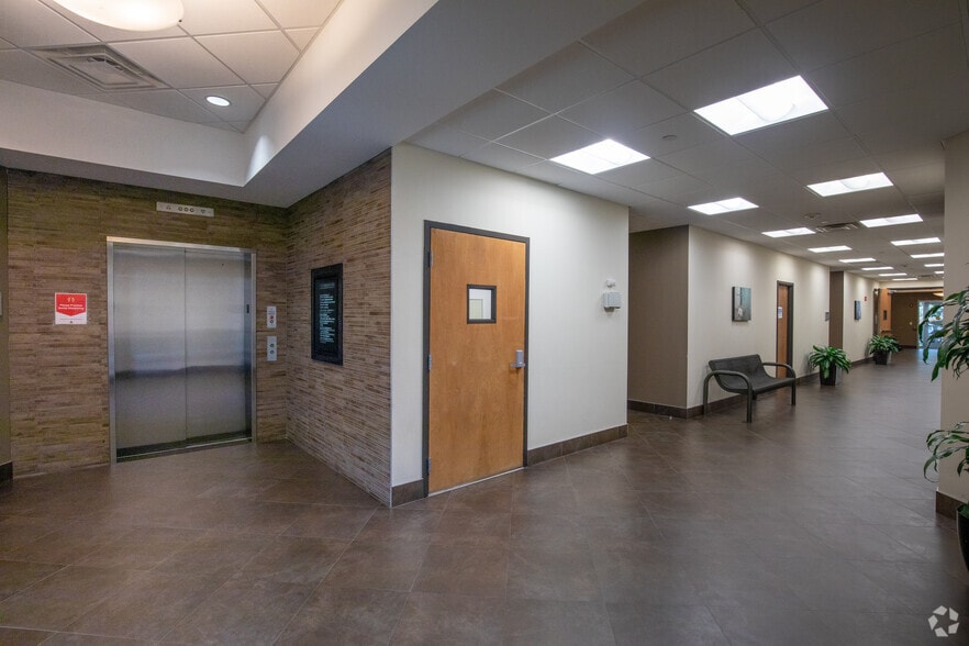 4 Technology Dr, Setauket, NY for lease - Interior Photo - Image 2 of 3