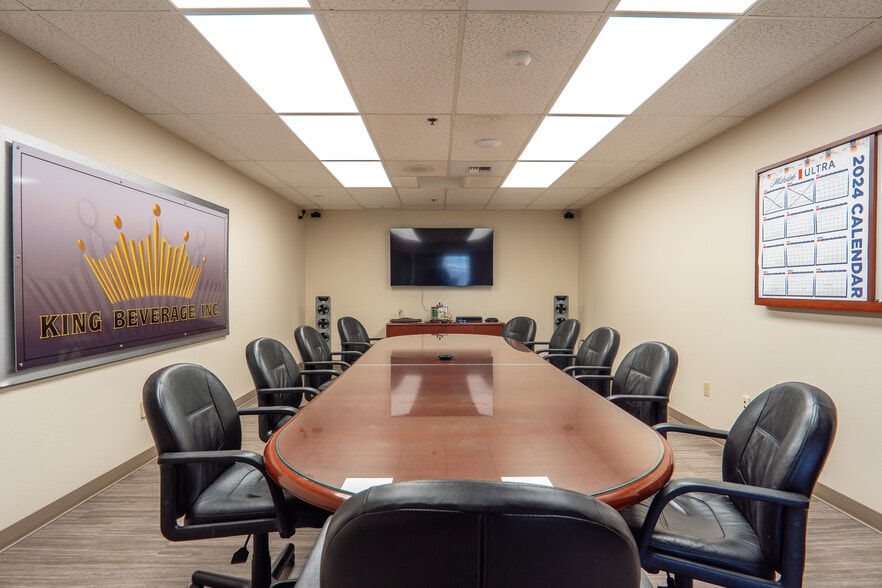 94 W Valley Mall Blvd, Union Gap, WA for sale - Interior Photo - Image 2 of 17