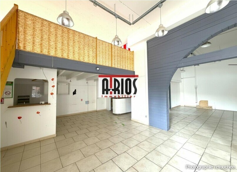 Retail in Hyères for lease - Interior Photo - Image 1 of 5