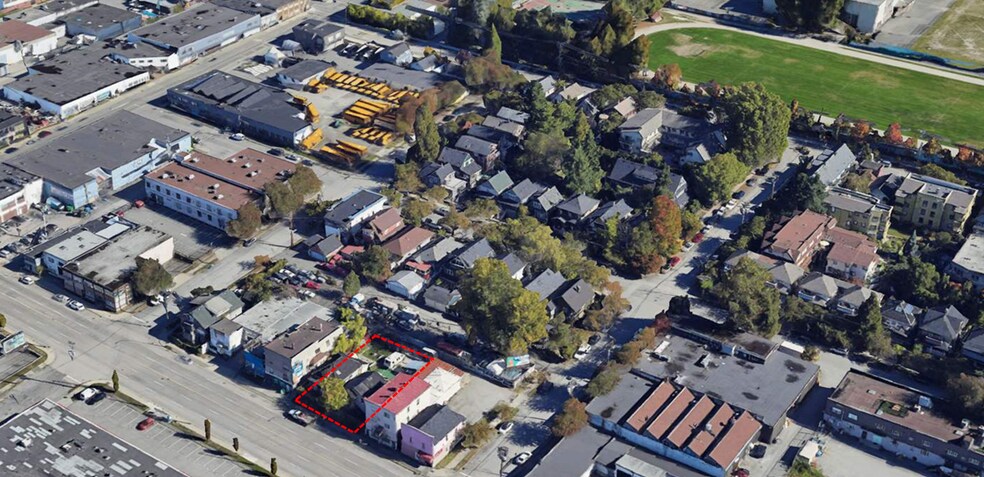 1026-1032 Clark Dr, Vancouver, BC à vendre - Aérien - Image 2 de 2