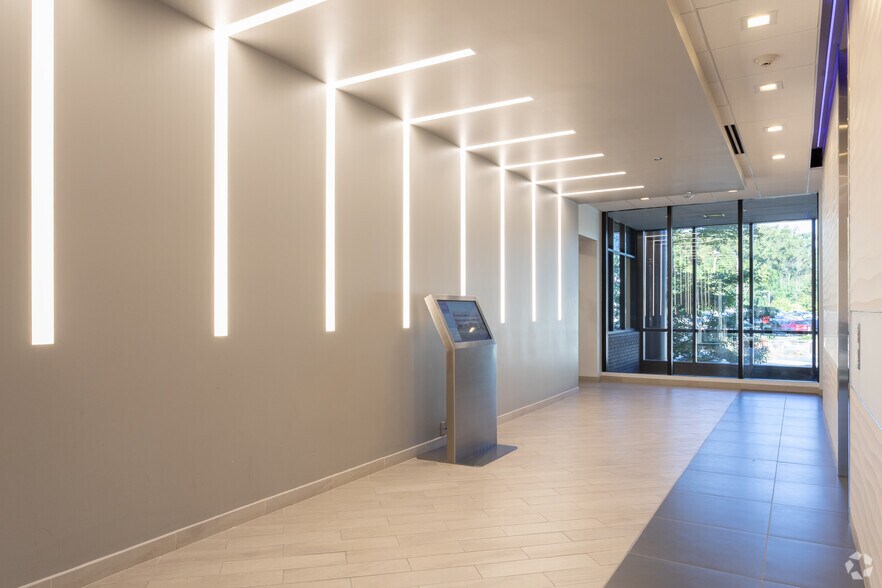 10565 Fairfax Blvd, Fairfax, VA à louer - Hall d’entrée - Image 2 de 13