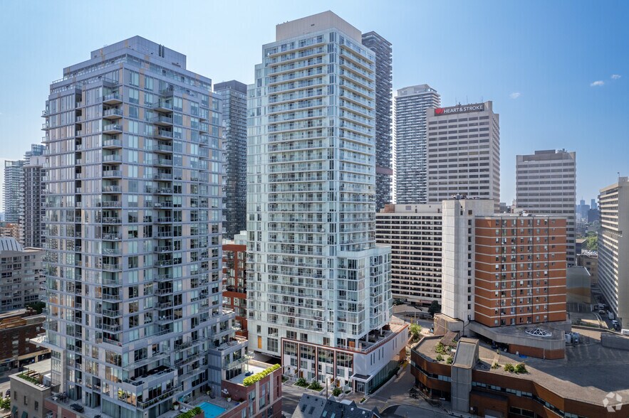 2360-2376 Yonge St, Toronto, ON à louer - Photo du bâtiment - Image 3 de 6