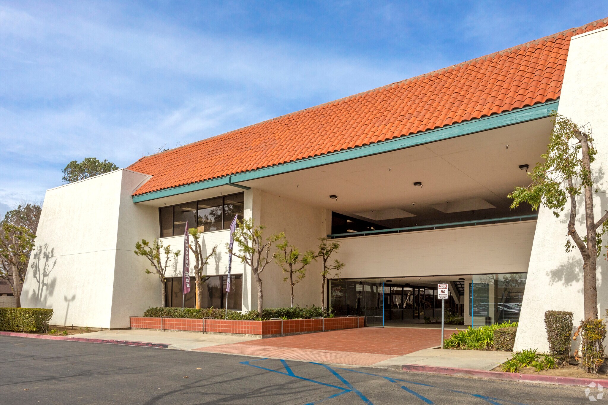 1601 New Stine Rd, Bakersfield, CA for lease Primary Photo- Image 1 of 26