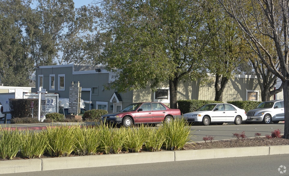 2156 San Ramon Valley Blvd, San Ramon, CA à louer - Photo du bâtiment - Image 2 de 4