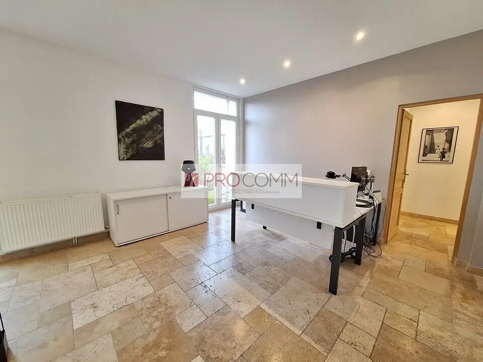 Office in Tours for lease Interior Photo- Image 1 of 6