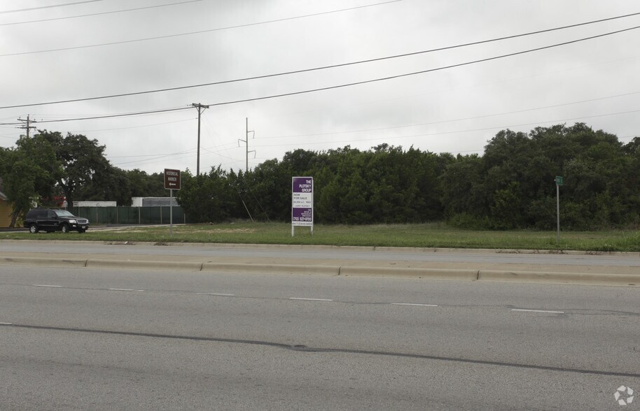 841 N Bell Blvd, Cedar Park, TX à vendre - Photo du bâtiment - Image 2 de 3