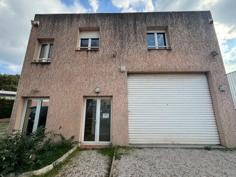 Commerce de détail dans Gardanne à louer - Photo du bâtiment - Image 3 de 8