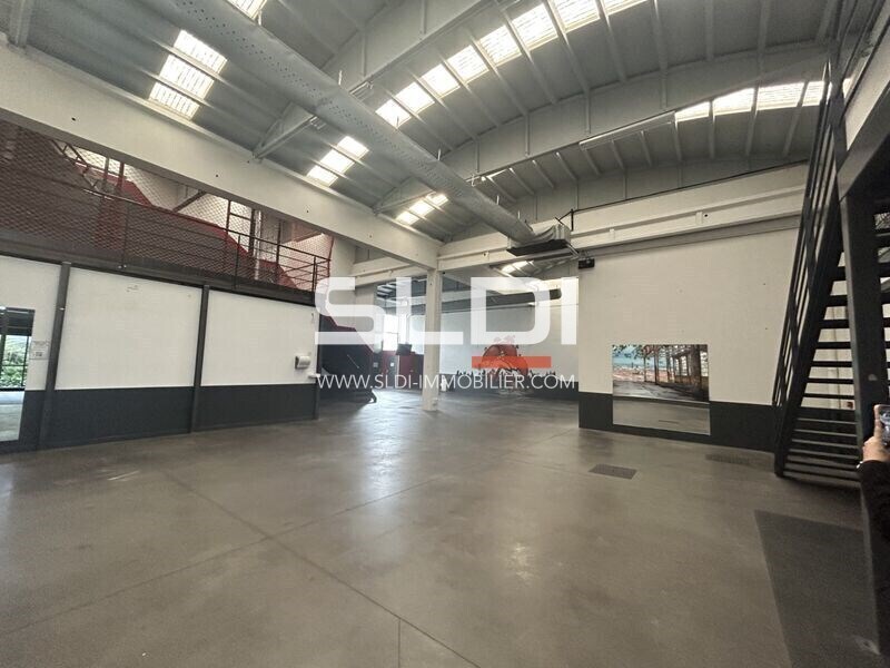 Flex in Genay for lease Interior Photo- Image 1 of 8