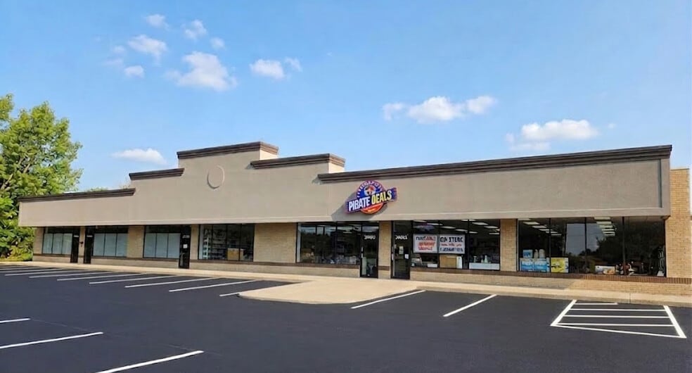 13400-13480 E 15 Mile Rd, Sterling Heights, MI for lease - Building Photo - Image 3 of 8