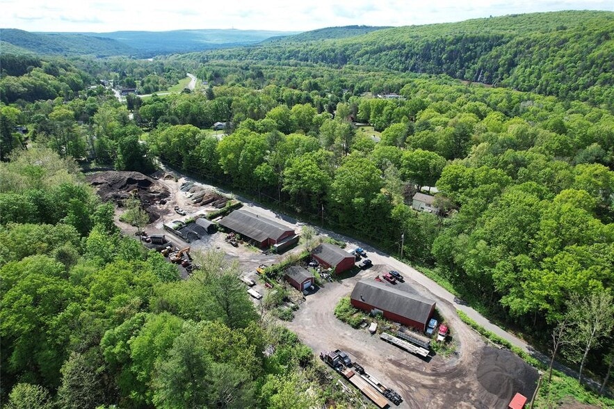 26 Hook Rd, Sparrow Bush, NY for sale - Building Photo - Image 3 of 29