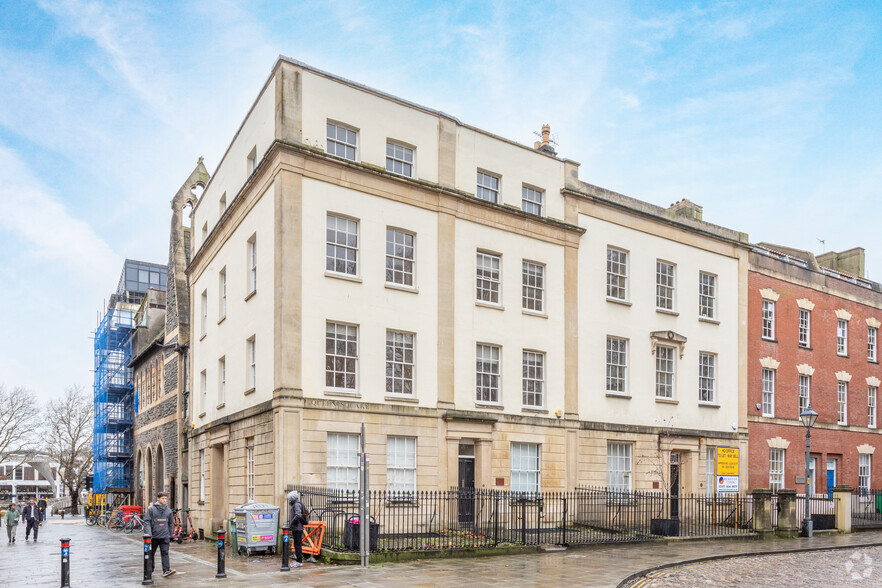 46-48 Queen Sq, Bristol for lease - Primary Photo - Image 1 of 3