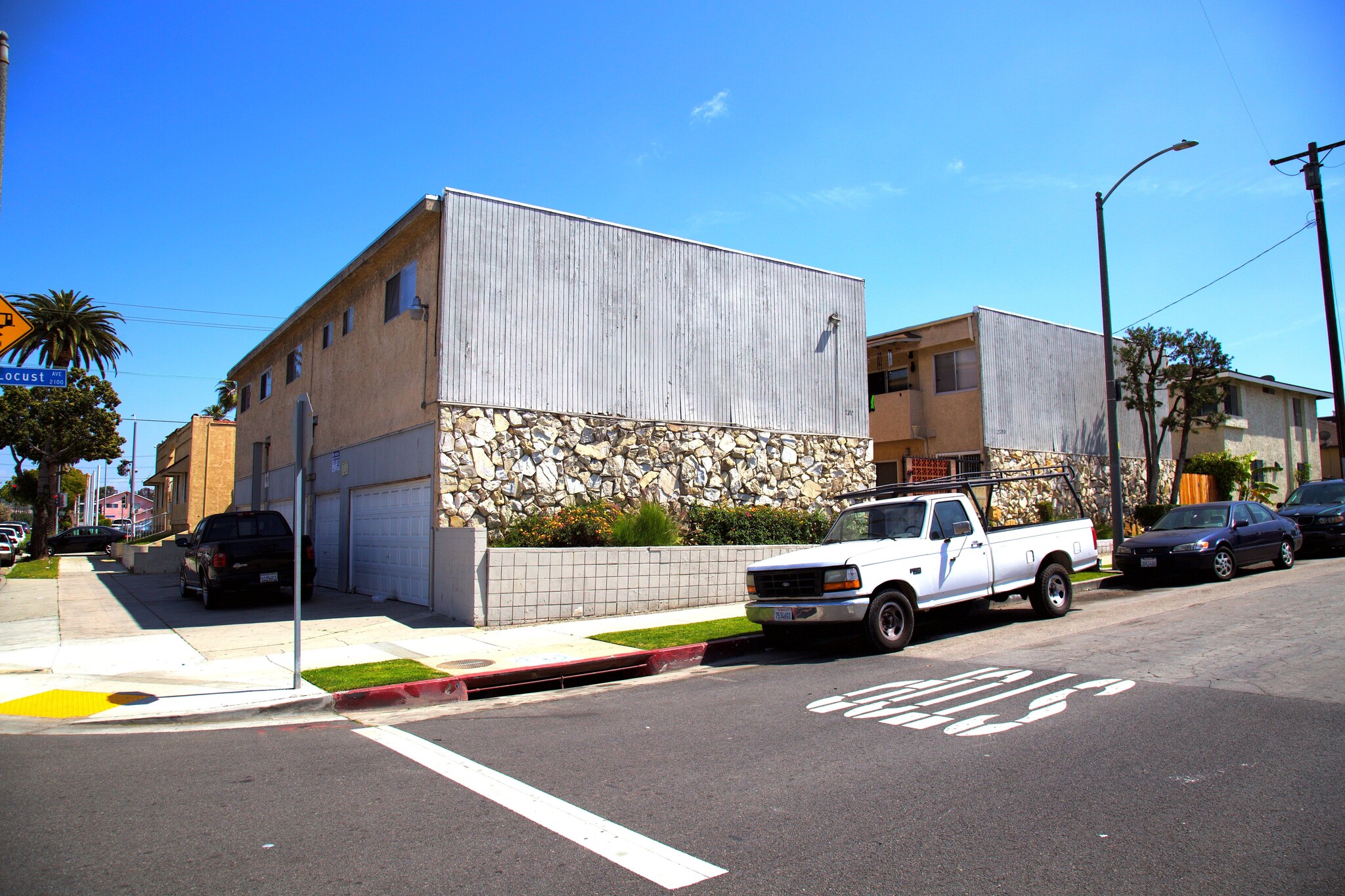 2190 Locust Ave, Long Beach, CA à vendre Photo du bâtiment- Image 1 de 1