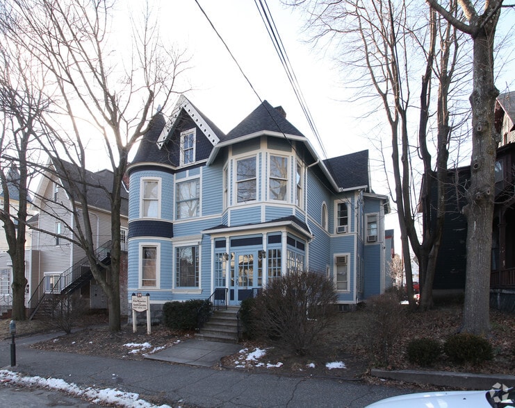 59 Central Ave, Waterbury, CT à vendre - Photo du bâtiment - Image 2 de 35
