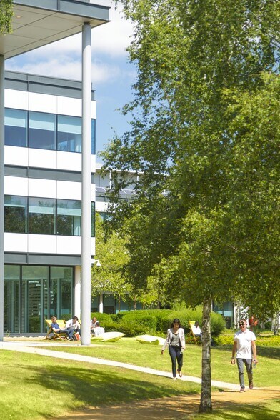 250 Longwater Ave, Reading à louer - Photo du bâtiment - Image 3 de 7